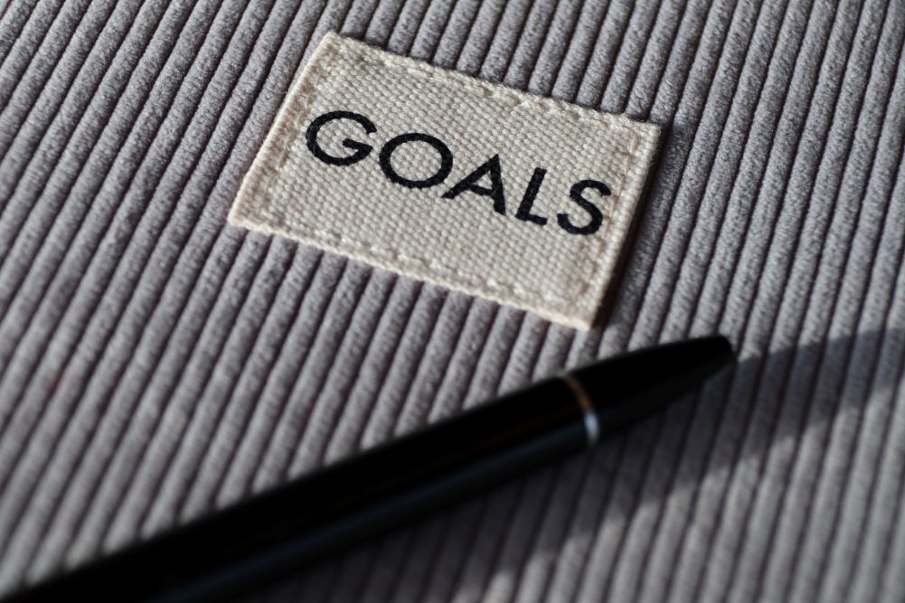 Tiny Goals, Tremendous Gains: Transform Your Life Week By Week